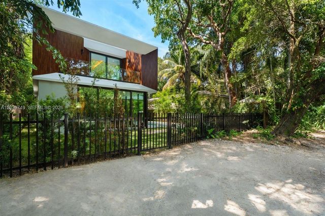 3579 Avocado Avenue, Miami, FL 33133
