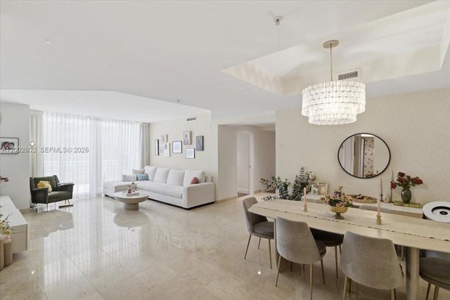 801 Brickell Key Blvd 409, Miami, FL 33131