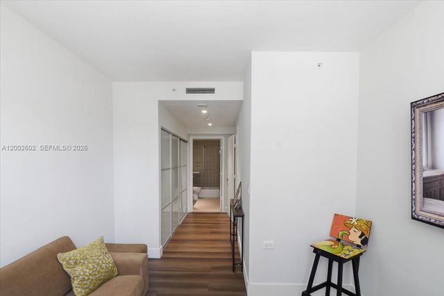 801 Brickell Key Blvd 409, Miami, FL 33131