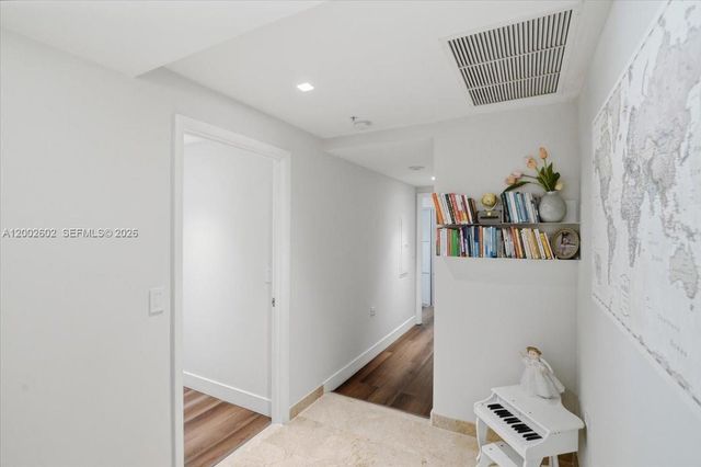 801 Brickell Key Blvd 409, Miami, FL 33131