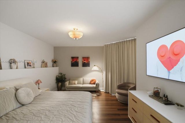 801 Brickell Key Blvd 409, Miami, FL 33131