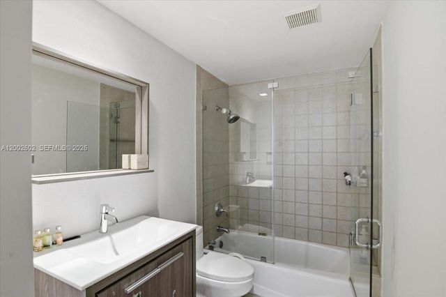 801 Brickell Key Blvd 409, Miami, FL 33131