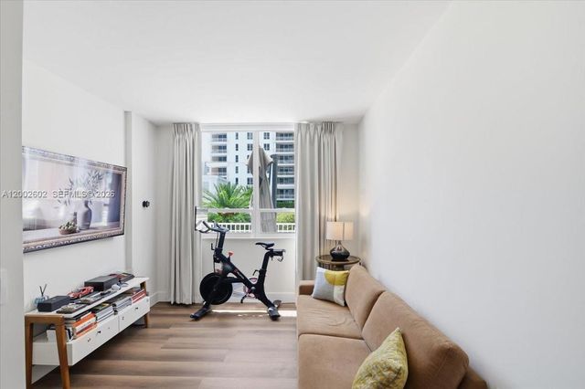 801 Brickell Key Blvd 409, Miami, FL 33131