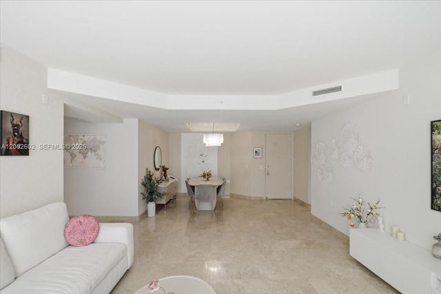 801 Brickell Key Blvd 409, Miami, FL 33131