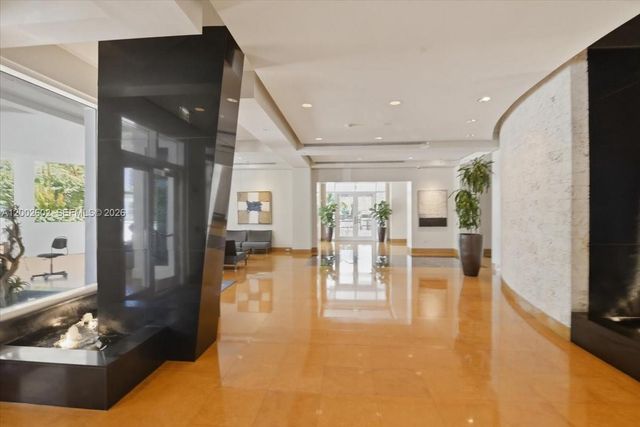 801 Brickell Key Blvd 409, Miami, FL 33131
