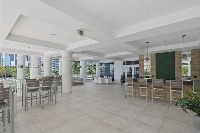 801 Brickell Key Blvd 409, Miami, FL 33131