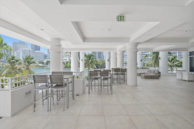 801 Brickell Key Blvd 409, Miami, FL 33131