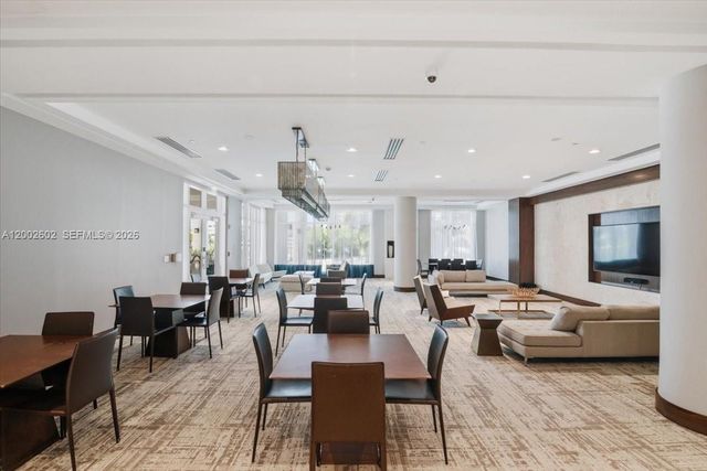 801 Brickell Key Blvd 409, Miami, FL 33131