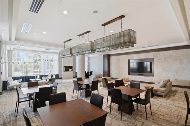 801 Brickell Key Blvd 409, Miami, FL 33131