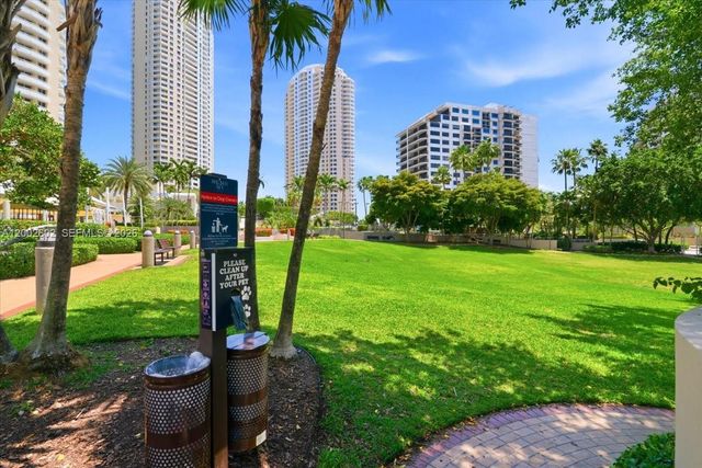 801 Brickell Key Blvd 409, Miami, FL 33131