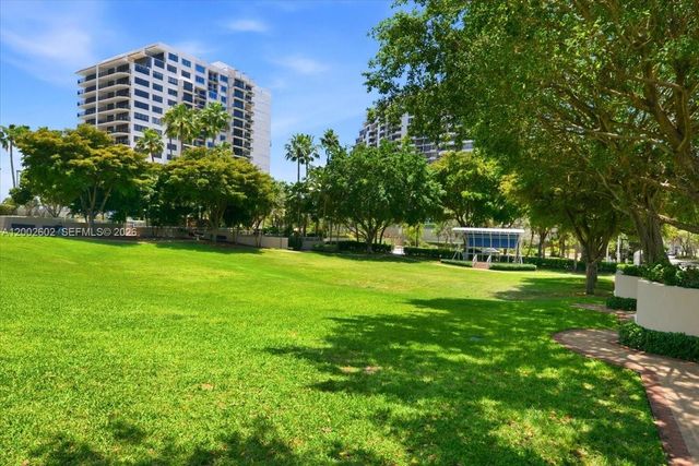 801 Brickell Key Blvd 409, Miami, FL 33131