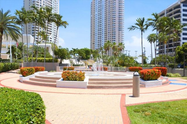 801 Brickell Key Blvd 409, Miami, FL 33131