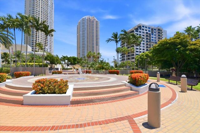 801 Brickell Key Blvd 409, Miami, FL 33131
