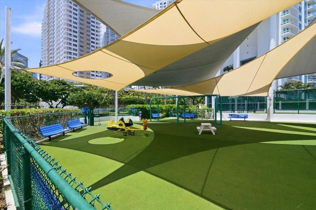 801 Brickell Key Blvd 409, Miami, FL 33131