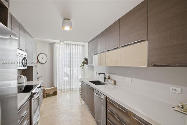 801 Brickell Key Blvd 409, Miami, FL 33131