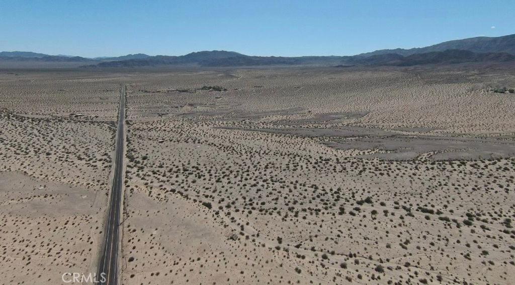 Image 3 of property listing at 6784 Sand Pit Ranch Rd, 29 Palms, CA 92277