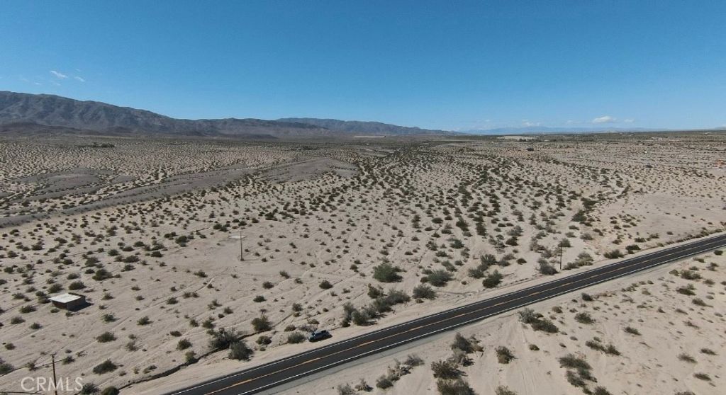 Image 4 of property listing at 6784 Sand Pit Ranch Rd, 29 Palms, CA 92277
