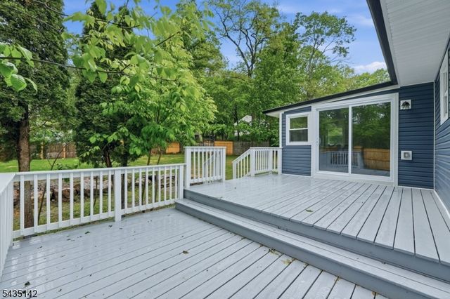 36 Ruth St, Hopatcong Boro, NJ 07874