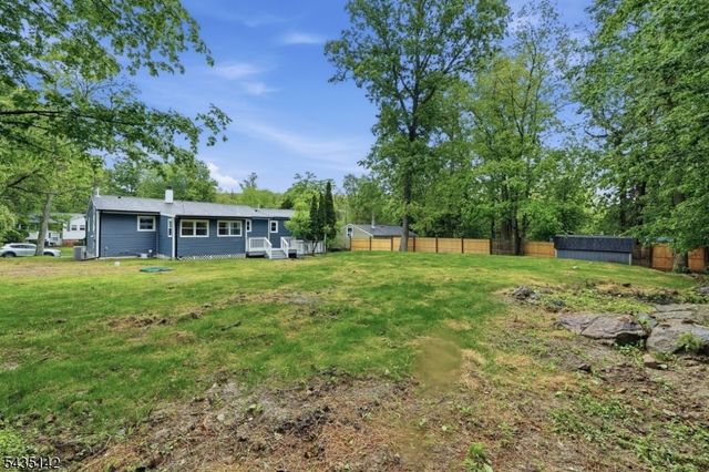 36 Ruth St, Hopatcong Boro, NJ 07874