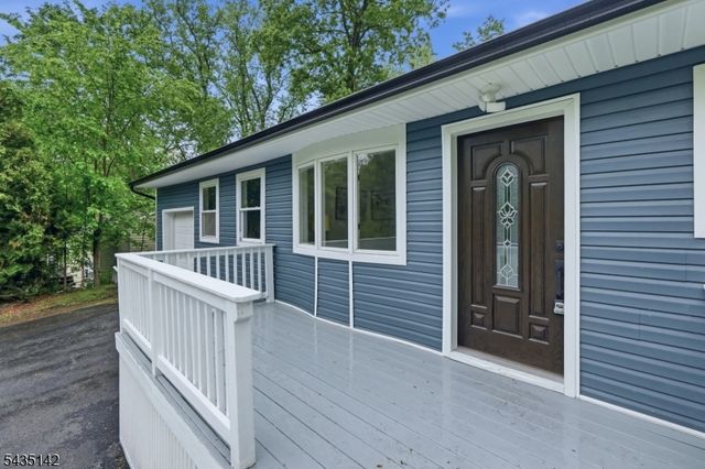 36 Ruth St, Hopatcong Boro, NJ 07874