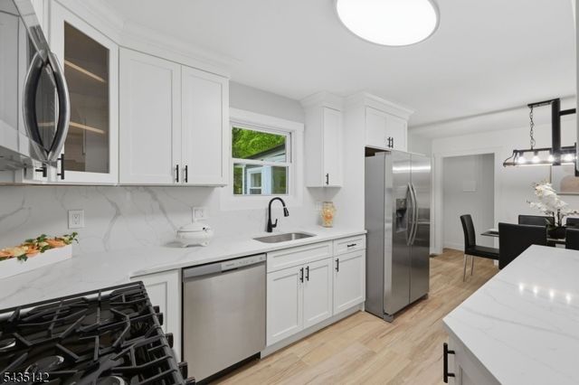 36 Ruth St, Hopatcong Boro, NJ 07874