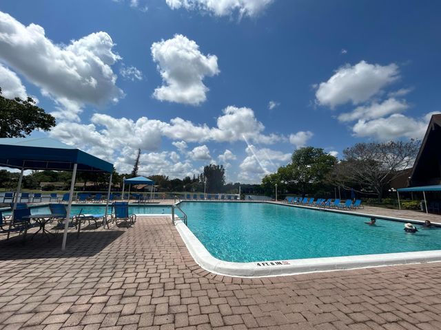 3740 Inverrary Drive 3g, Lauderhill, FL 33319