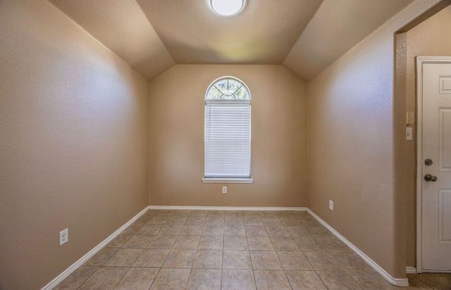 1604 Queens Brook Court, Fort Worth, TX 76140