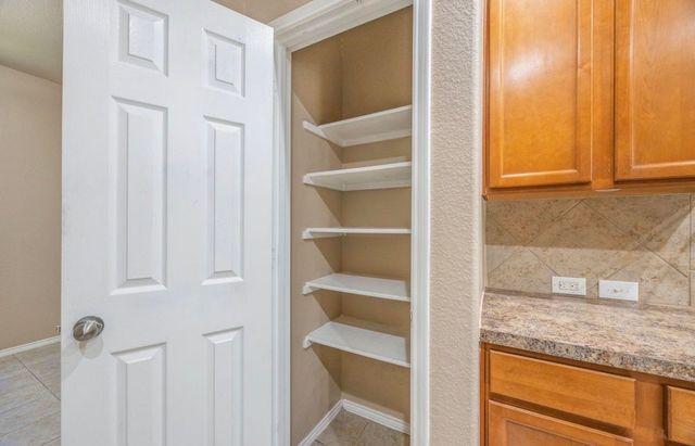 1604 Queens Brook Court, Fort Worth, TX 76140