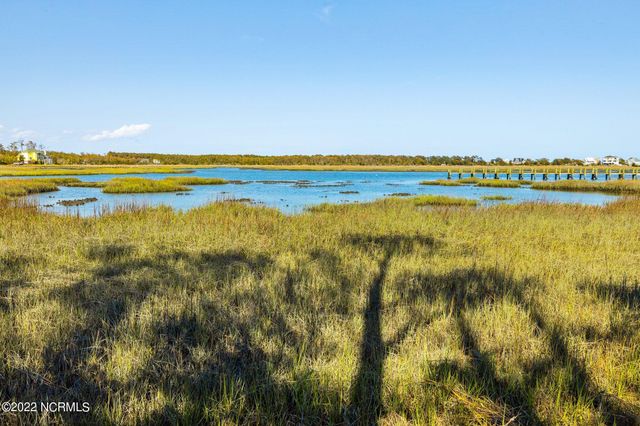 1402 Mainsail Road, Morehead City, NC 28557