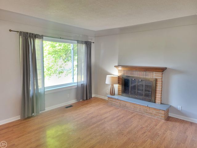 12531 Common Road, Warren, MI 48093
