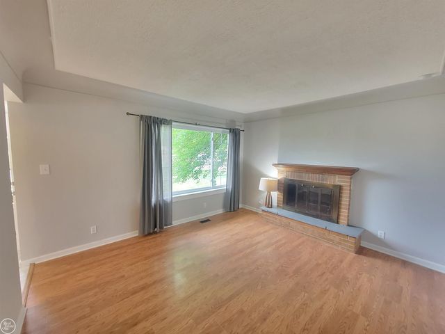 12531 Common Road, Warren, MI 48093