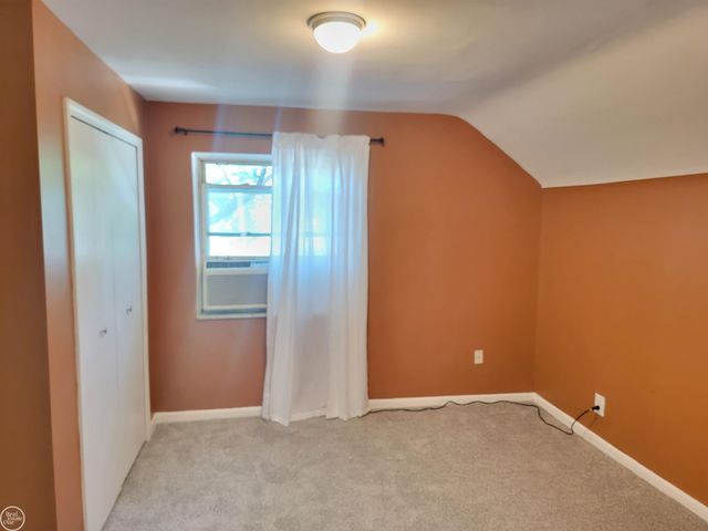 12531 Common Road, Warren, MI 48093