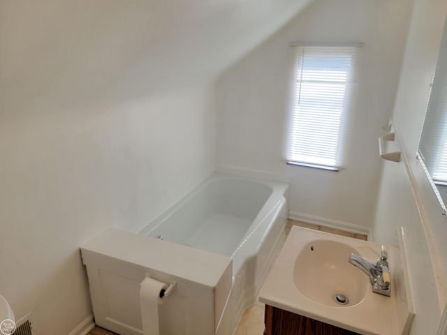 12531 Common Road, Warren, MI 48093