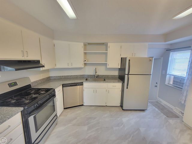 12531 Common Road, Warren, MI 48093