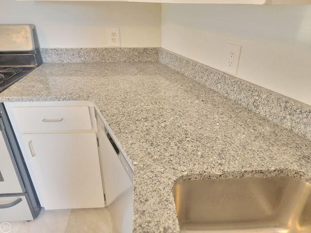 12531 Common Road, Warren, MI 48093