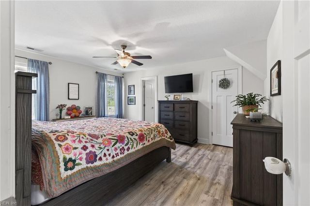 120 Rosedale DR, Moyock, NC 27958
