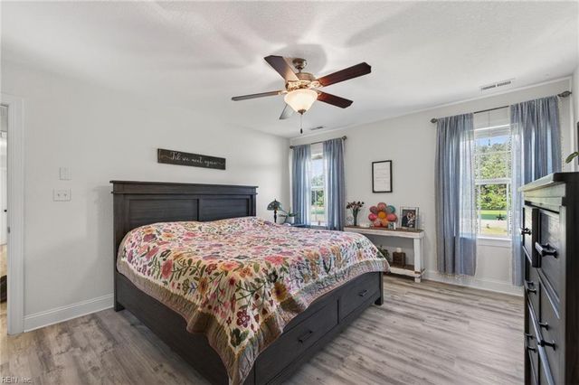 120 Rosedale DR, Moyock, NC 27958