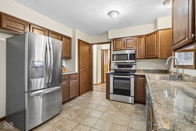 614 Forest Ridge Drive, Noblesville, IN 46060