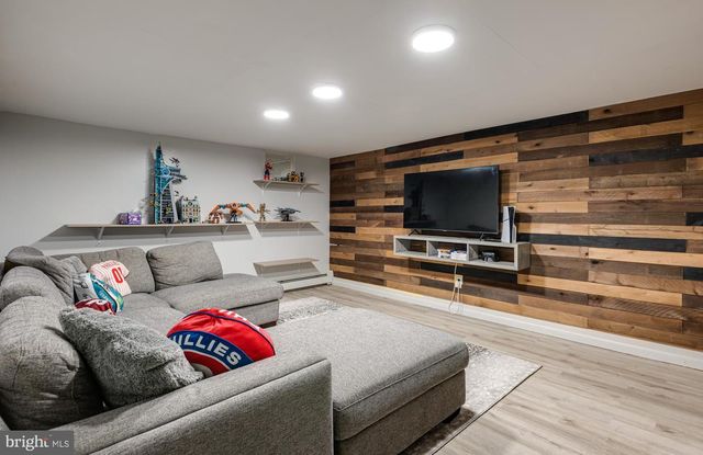 735 CHAMPLAIN DR, King Of Prussia, PA 19406