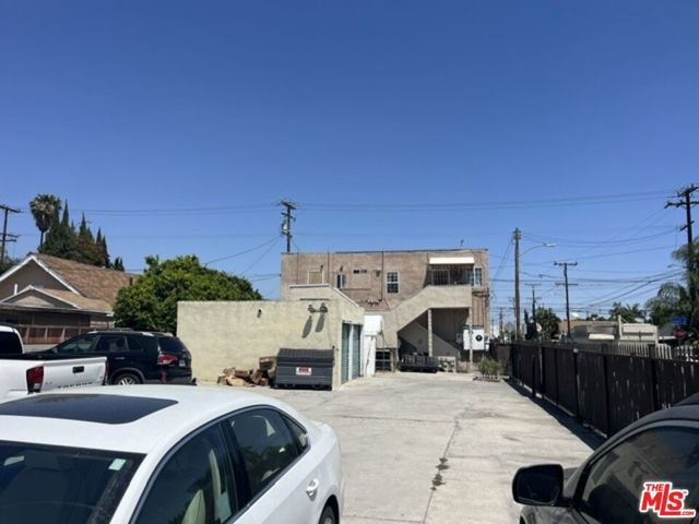 6525 Holmes Avenue, Los Angeles, CA 90001