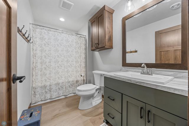 974 50th Avenue W, West Fargo, ND 58078