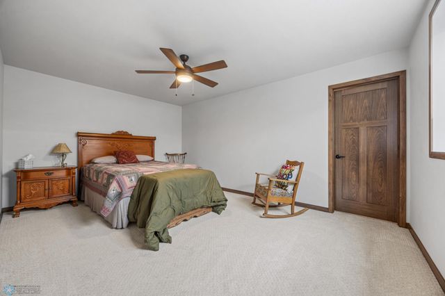 974 50th Avenue W, West Fargo, ND 58078