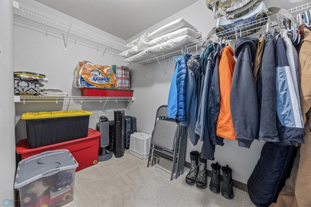 974 50th Avenue W, West Fargo, ND 58078