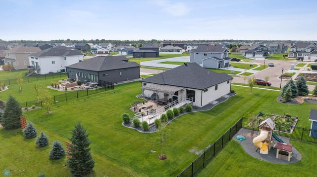 974 50th Avenue W, West Fargo, ND 58078