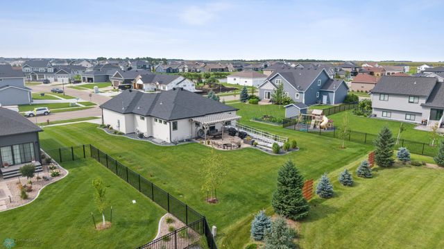 974 50th Avenue W, West Fargo, ND 58078