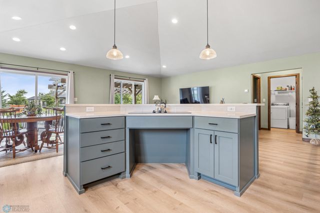 974 50th Avenue W, West Fargo, ND 58078