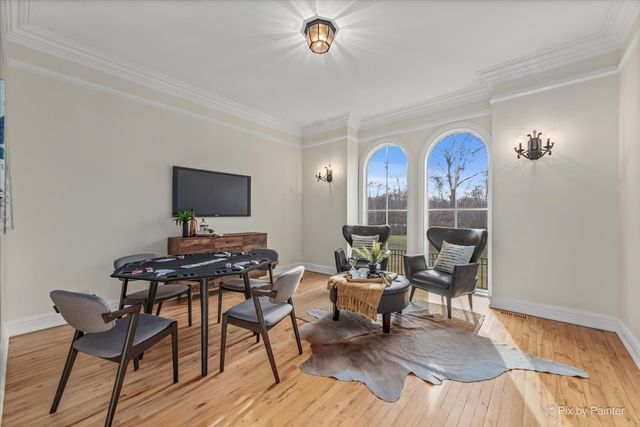 27 W Onwentsia Road, Lake Forest, IL 60045