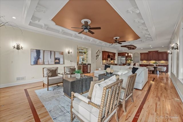 27 W Onwentsia Road, Lake Forest, IL 60045