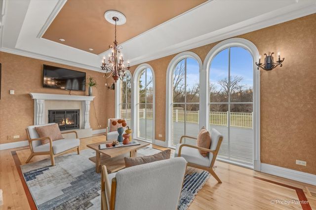 27 W Onwentsia Road, Lake Forest, IL 60045