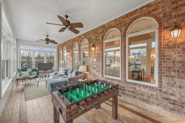 27 W Onwentsia Road, Lake Forest, IL 60045